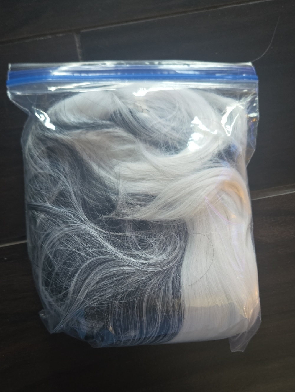 Cruella De VIL Black and White Hair Wig NWOT - Picture 8 of 8